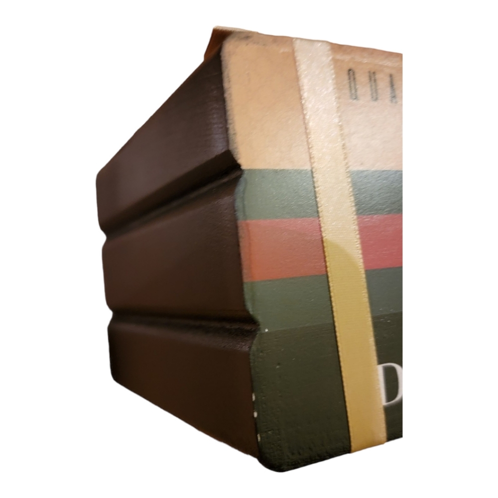 Decor - Picture 2 of 9